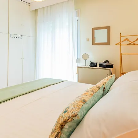 Balcony By The Bay Appartement PalaiónTsiflíkion