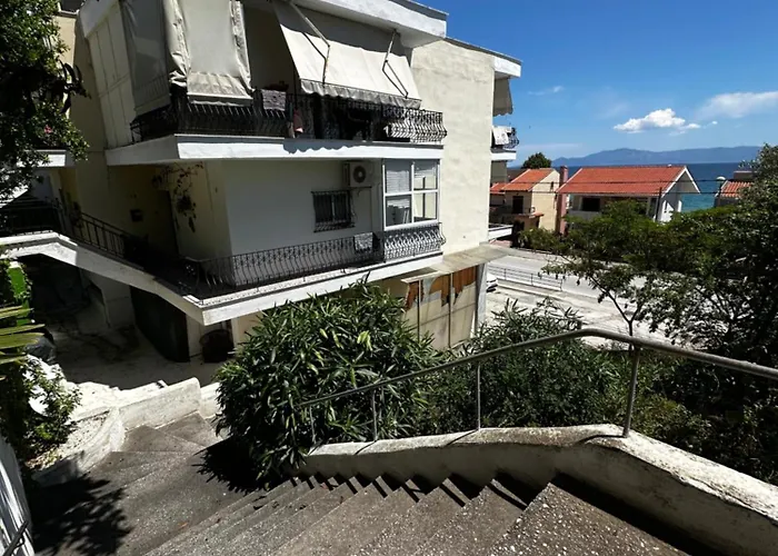 Balcony By The Bay Apartament PalaiónTsiflíkion